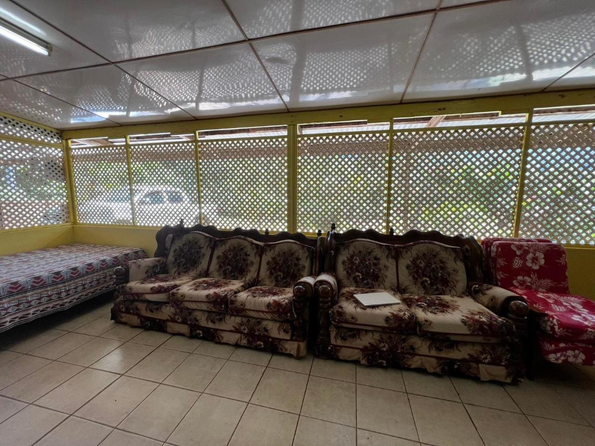 Pension Punahaa Нуку-Хива Экстерьер фото